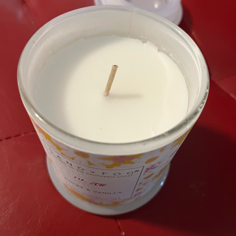 Violet & Vanilla Scented Candle - Yellow Floral - 10oz - Picture 2 of 2